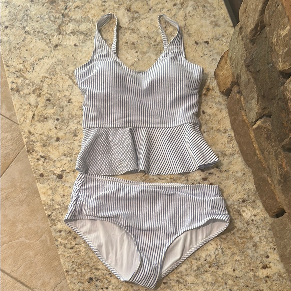 Women’s Ruffle Butts Peplum Tankini Set - M